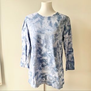 Blue and White Tie Dye Flowery Top Size Large